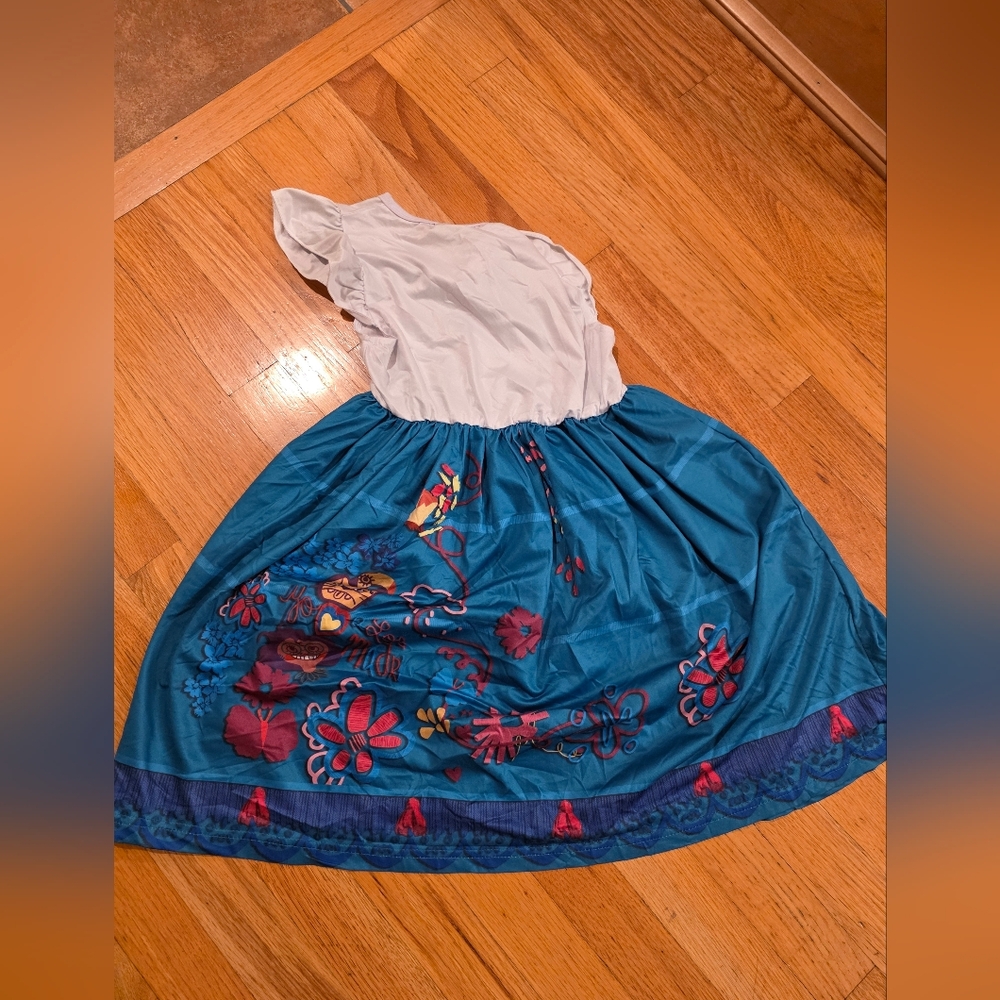Encanto Dress - Picture 2 of 4